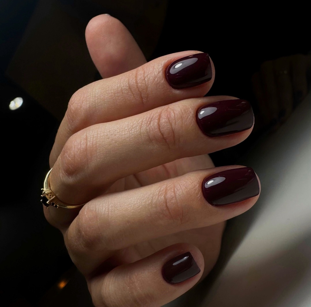 Manicure z lakierem hybrydowym